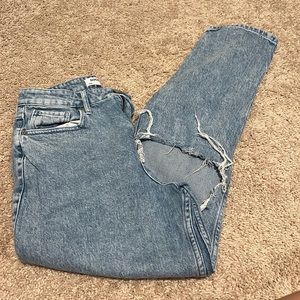 Social Tourist - Hollister Jeans